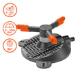 Arroseur rotatif Gardena Comfort Samba sur ses deux pics métalliques