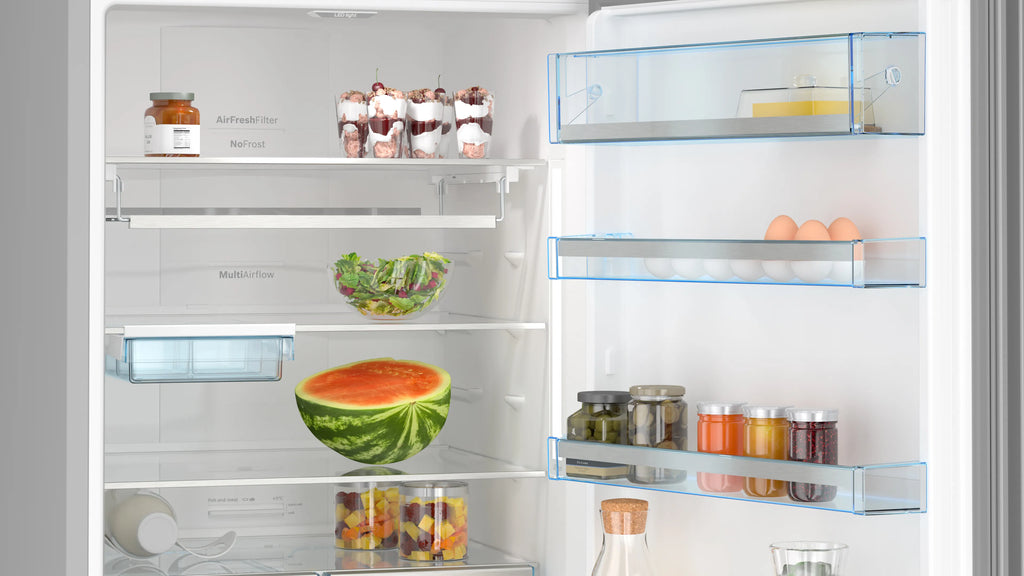 Intérieur du réfrigérateur Bosch KGN56LB31U