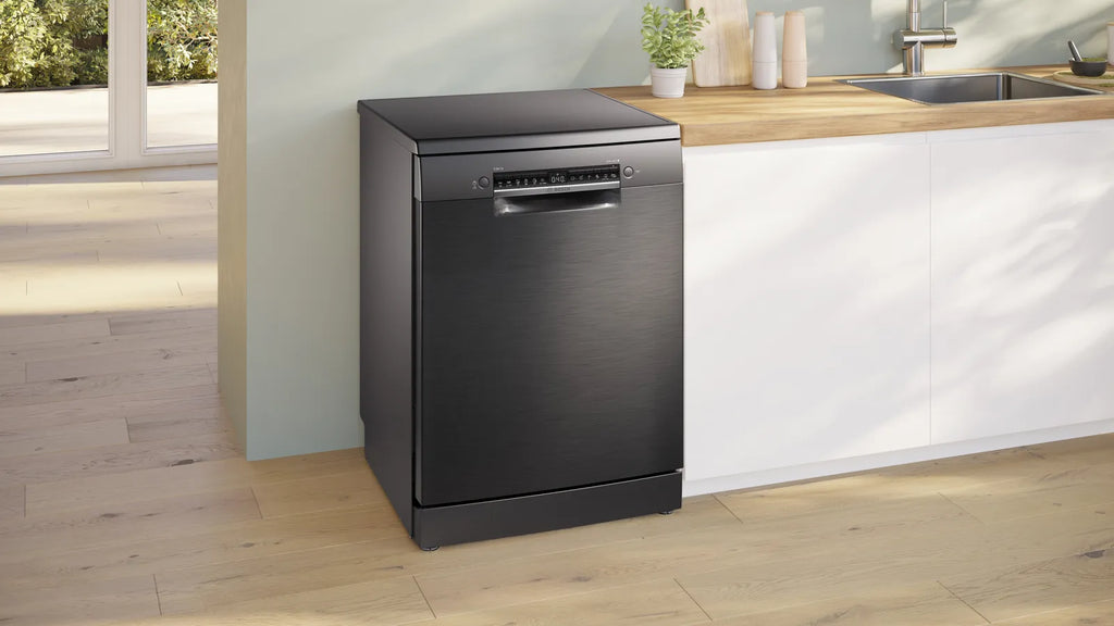 Lave-vaisselle Bosch black inox dans une cuisine