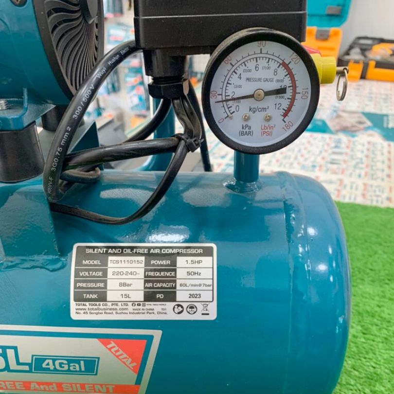 Compresseur d’air 15L 8 bars TOTAL TCS1110152
