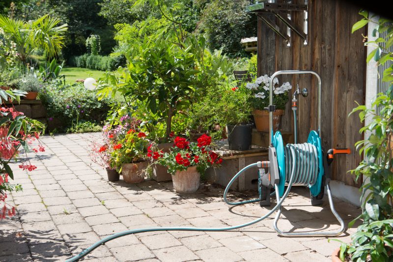 Raccordement du tuyau Gardena sur un robinet de jardin