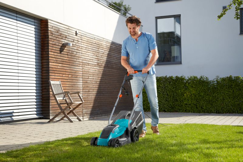 Tondeuse à gazon électrique PowerMax 1100/32 Gardena — vue 2