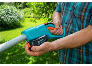 Taille-haies sur perche sans fil THS42/18V P4A avec batterie Gardena — vue 5