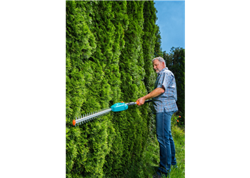 Taille-haies sur perche sans fil THS42/18V P4A avec batterie Gardena — vue 3