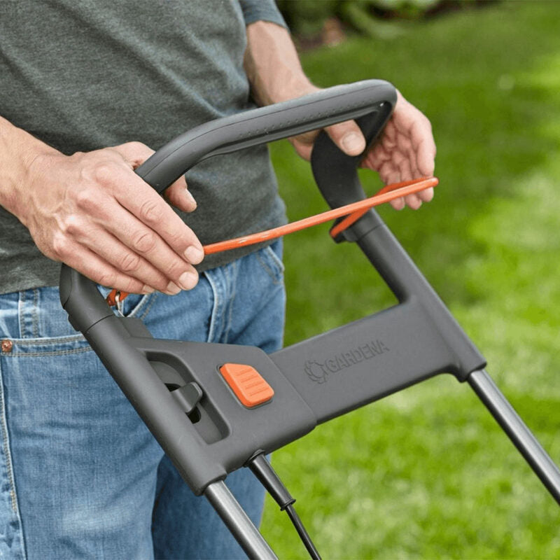 Pack tondeuse électrique PowerMax 1800/42 + échenilloir à lame franche combisystem Gardena — vue 5