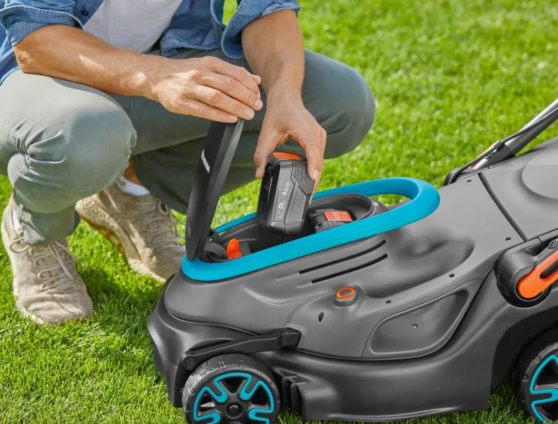 Tondeuse sans fil PowerMax 37/36V P4A avec batteries Gardena — vue 3