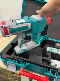Pistolet à béton sans fil TOTAL TCNLI420602 42 V brushless avec batteries