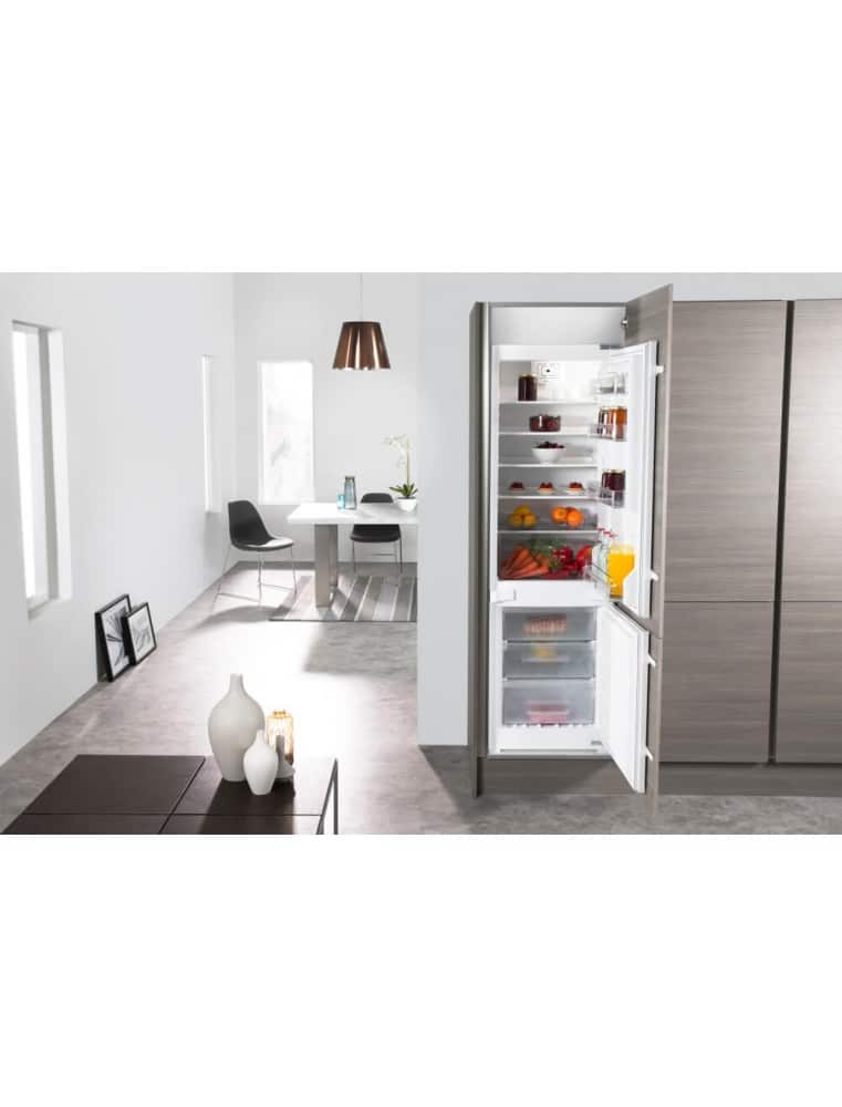 Whirlpool ART 872/A+/NF encastré dans une cuisine